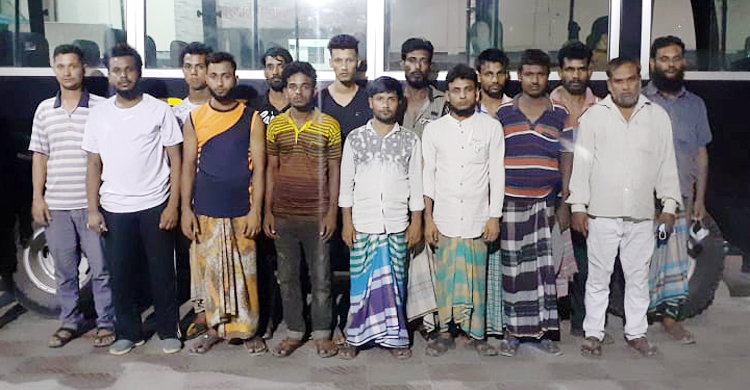 আইপিএলের প্রতি বল ও ওভারে টাকা দিয়ে জুয়া খেলা, গ্রেফতার ১৫