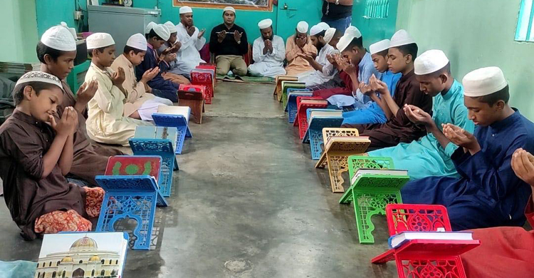 দক্ষিণ যুবলীগের আয়োজনে শেখ রেহানার জন্মদিন উদযাপন