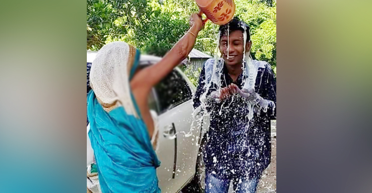 বিয়ে বিচ্ছেদের পর দুধ দিয়ে গোসল করলেন যুবলীগ নেতা