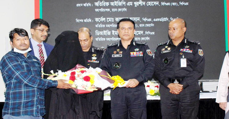 দাখিল পরীক্ষা শেষে যেভাবে জঙ্গিবাদে উদ্বুদ্ধ হয়ে ঘর ছাড়েন তরুণী