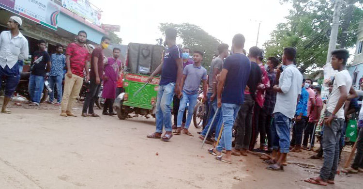 মৌলভীবাজারে ছাত্রলীগের দুই গ্রুপের সংঘর্ষ, অস্ত্রের মহড়া