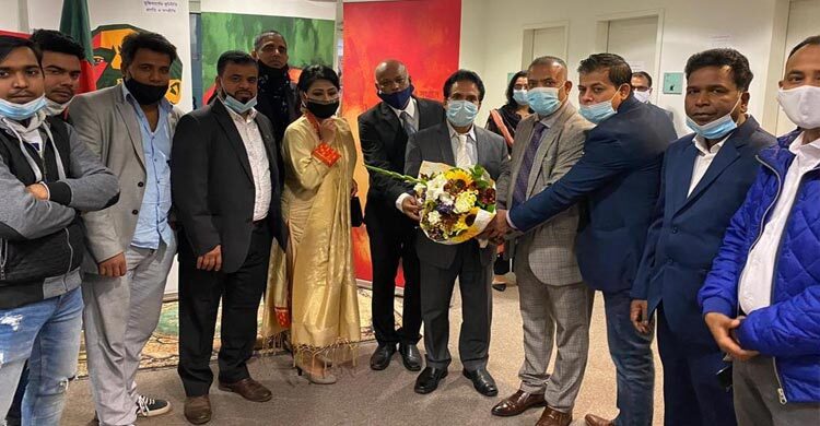 জার্মানিতে নতুন রাষ্ট্রদূতকে ফুলেল শুভেচ্ছা