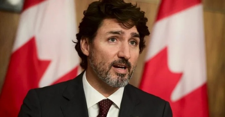 Trudeau threatens to cancel Christmas for canadians