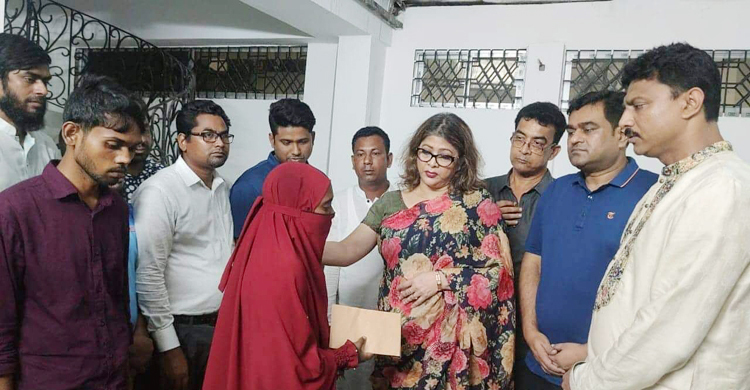 ক্ষতিগ্রস্তদের পাশে আইনজীবী নাহিদা সুলতানা যুথি