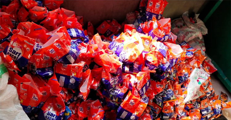 বাড়িতে নকল সার্ফ এক্সেল-রিন পাউডার কারখানা, মালিককে কারাদণ্ড