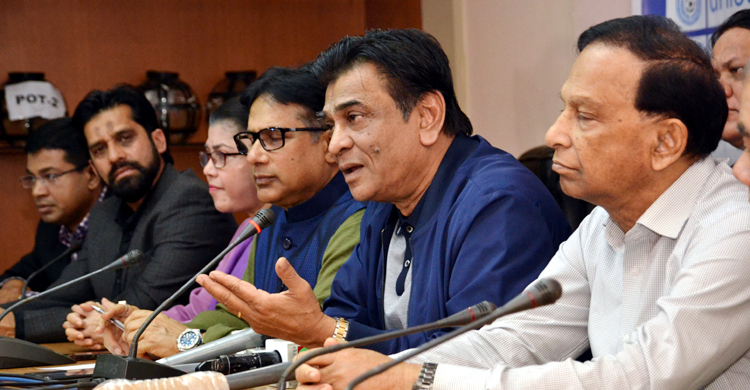 ‘মহিউদ্দিন মহিই সব বোঝেন, আর ফিফা-এএফসি বুঝি সব গাধা?’