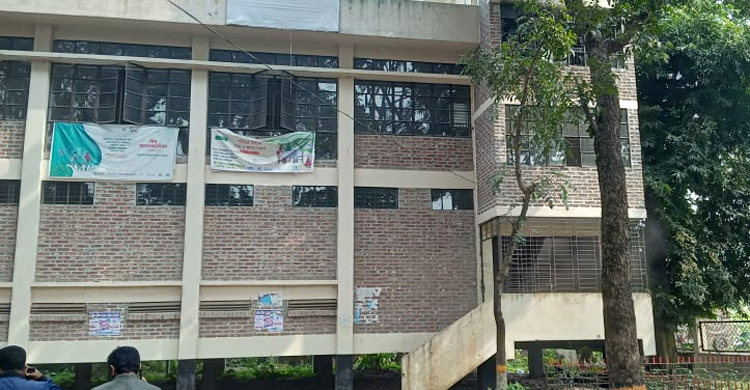 কালীগঞ্জে পরিবার পরিকল্পনা কার্যালয়ের আগুন নিয়ন্ত্রণে