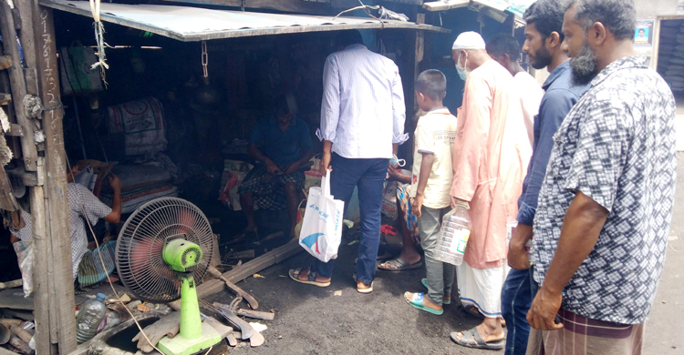 শেষ সময়ে জমে উঠেছে পটুয়াখালীর কামারশালা