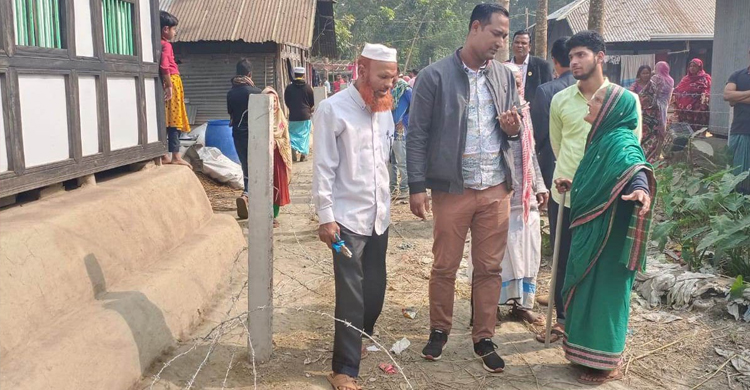 একমাস পর কাঁটাতার থেকে মুক্ত চার পরিবার