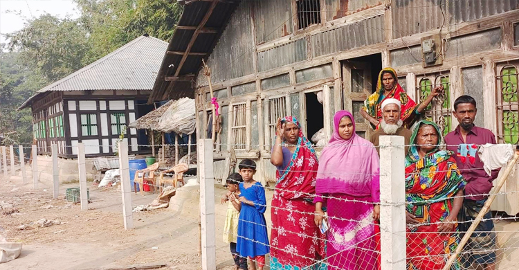 একমাস পর কাঁটাতার থেকে মুক্ত চার পরিবার