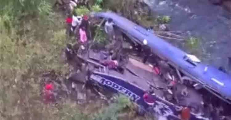 Bus plunges into river valley in Kenya, kills 24
