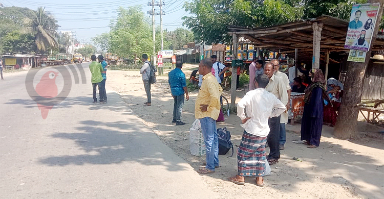 খুলনায় যেতে বিড়ম্বনায় যাত্রীরা