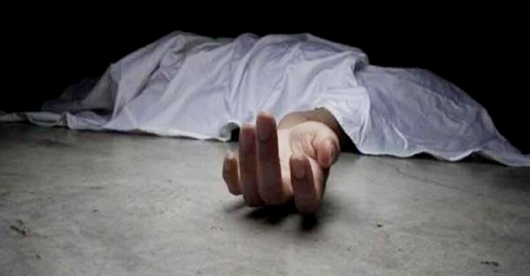হোটেলে স্ত্রীর লাশ, ছেলেকে নিয়ে পলাতক স্বামী