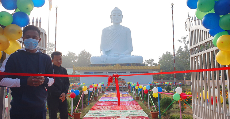 মনাটেক অরণ্য কুটিরে নির্মিত হলো ৩৮ ফুট উচ্চতার বৌদ্ধমূর্তি