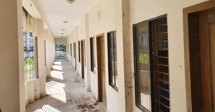 নেই লোকবল, নির্মাণের দুই বছরেও চালু হয়নি ছাত্রীনিবাস