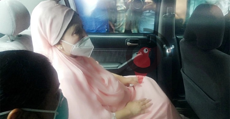 Khaleda receives second dose of Covid-19 vaccine