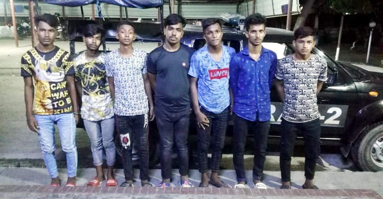 কিশোর গ্যাংয়ের ৭ সদস্য আটক