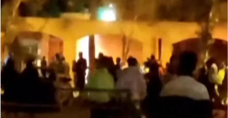 Iranian protesters set fire to Ayatollah Khomeini’s house