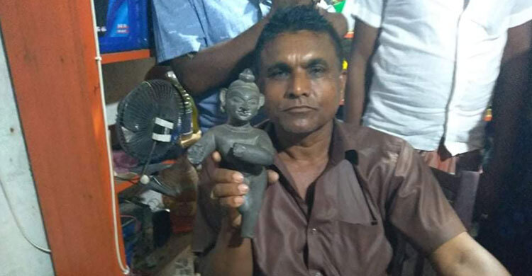 খাল খননের সময় মিলল পাথরের মূর্তি