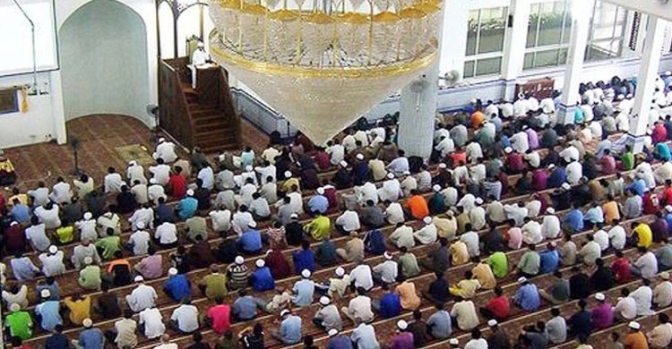 জুমার প্রথম খুতবা : ‘উম্মতের জন্য বিশেষ উপহার জুমা’