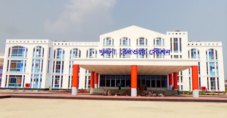 ট্রেনের টিকিট কালোবাজারি: সহকারীর নামে স্টেশন মাস্টারের জিডি
