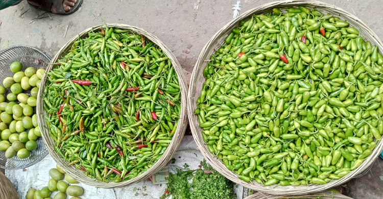 খুলনায় দাম কমেছে সবজির, স্থিতিশীল চাল-ডাল-তেল