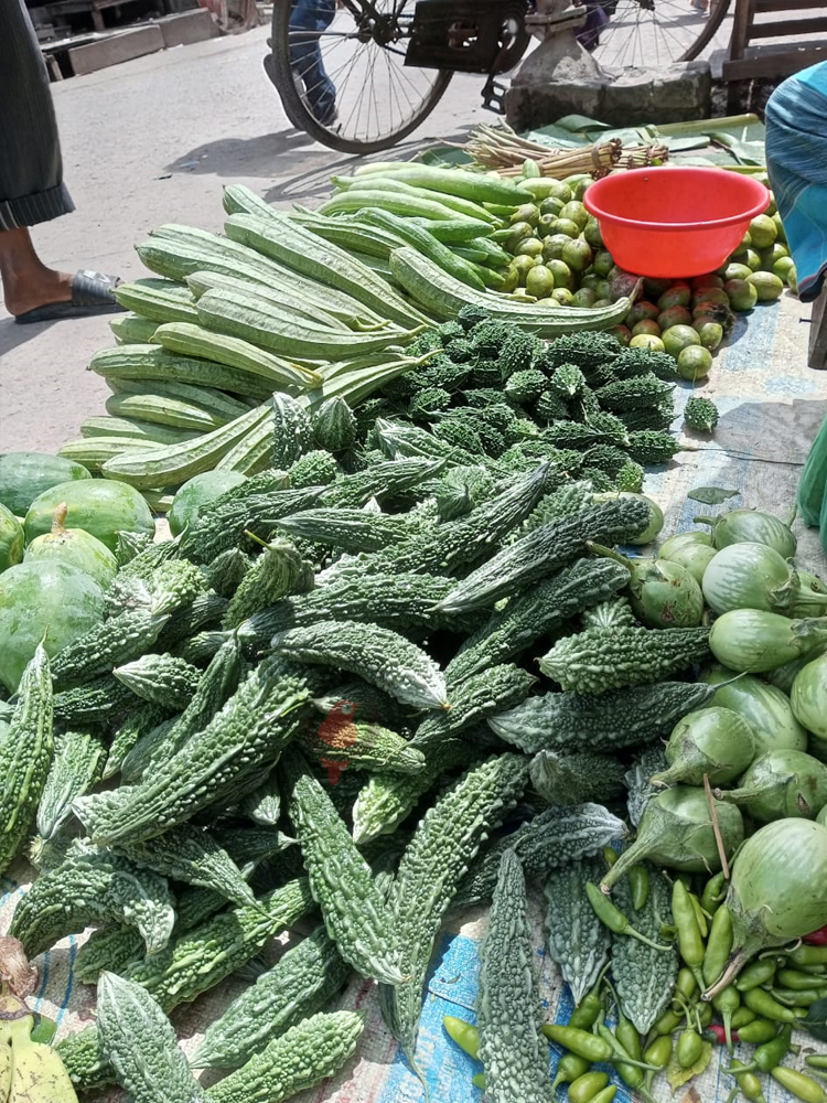 খুলনায় দাম কমেছে সবজির, স্থিতিশীল চাল-ডাল-তেল