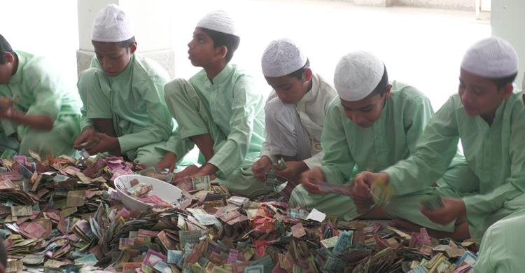 পাগলা মসজিদের দানবাক্সে মিললো ৩ কোটি ৬০ লাখ টাকা