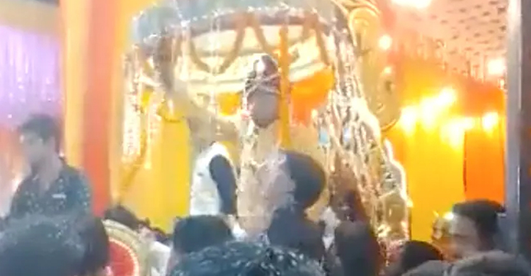 বিয়ের অনুষ্ঠানে বরের ছোড়া ফাঁকা গুলিতে প্রাণ গেলো বন্ধুর