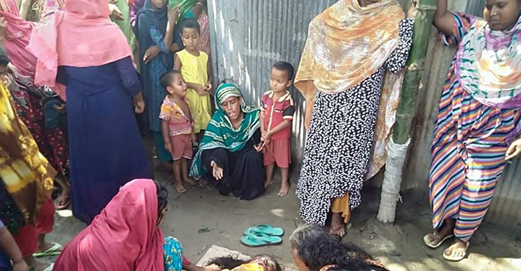 পরকীয়ায় বাধা দেয়ায় স্ত্রীকে মেরে ফেলল স্বামী