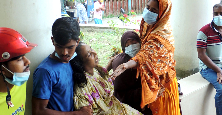 ঝিনাইদহে নামাজের ইকামত দেয়াকে কেন্দ্র করে একজনকে কুপিয়ে হত্যা