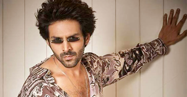 ভোজপুরি গানের নৃত্যে মাতালেন কার্তিক আরিয়ান