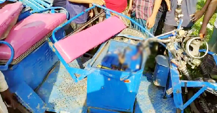 ভৈরবে বাসচাপায় অটোরিকশার ৩ যাত্রী নিহত