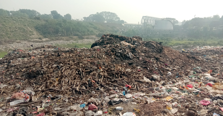 ভৈরবে ময়লায় ভরাট খাল, নষ্ট হচ্ছে পরিবেশ