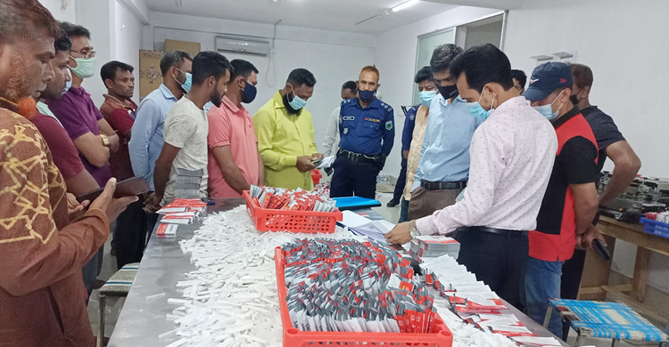 নওগাঁয় কোটি টাকার নকল প্রেগন্যান্সি টেস্ট কিট জব্দ