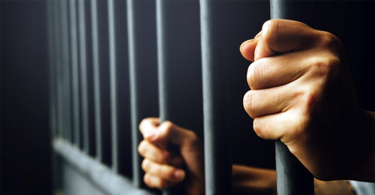 গলায় কাস্তে ঠেকিয়ে গৃহবধূকে ধর্ষণ, অভিযুক্ত কারাগারে