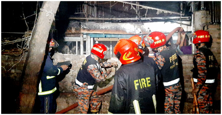 কারওয়ান বাজারের হাসিনা মার্কেটের আগুন নিয়ন্ত্রণে | ২৭ ফেব্রুয়ারি ২০২১