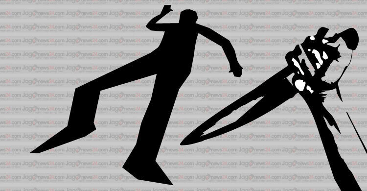 মা-বাবাকে কুপিয়ে জখম করে মাদকাসক্ত ছেলের আত্মহত্যার চেষ্টা