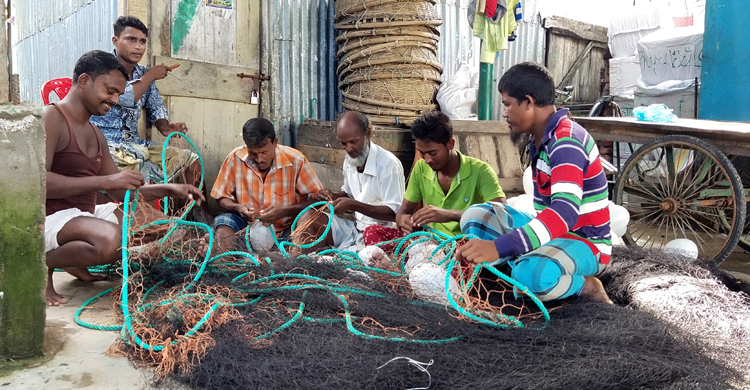 প্রস্তুতি শেষ, এখনও চালের মুখ দেখেননি জেলেরা