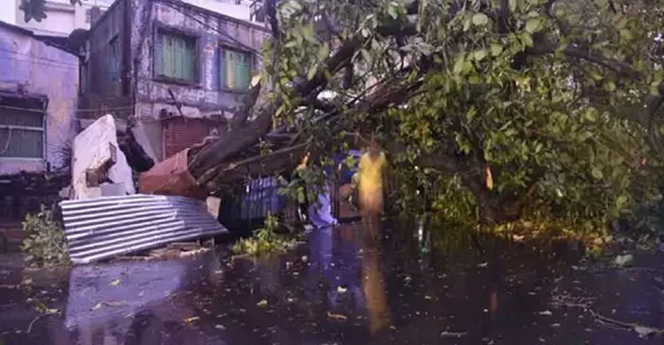 আম্ফানের ৭ দিন পরেই কালবৈশাখীর কবলে কলকাতা, নিহত ২