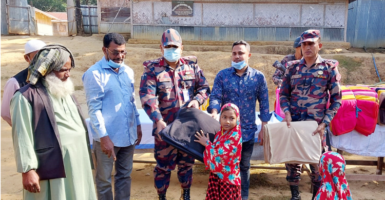 খাগড়াছড়িতে শতাধিক এতিম শিশুকে বিজিবির কম্বল উপহার