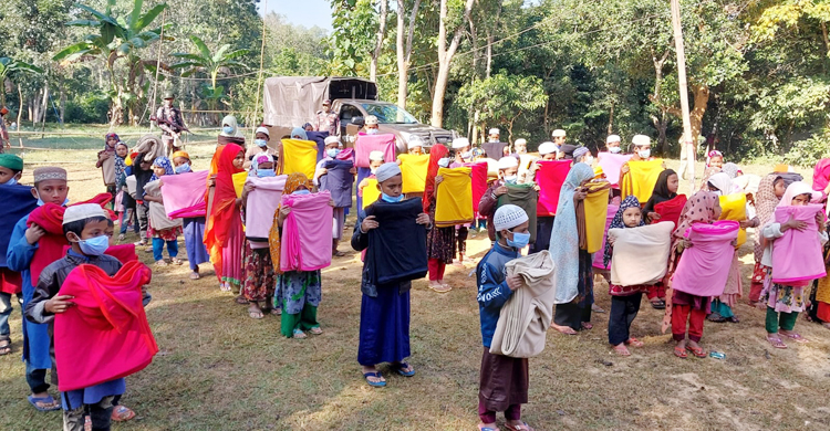খাগড়াছড়িতে শতাধিক এতিম শিশুকে বিজিবির কম্বল উপহার