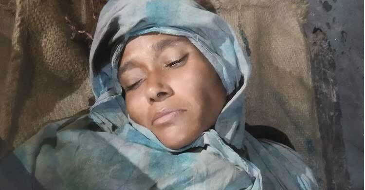 কমলনগরে দুইদিন ধরে পড়ে আছেন অসুস্থ এক অজ্ঞাত নারী