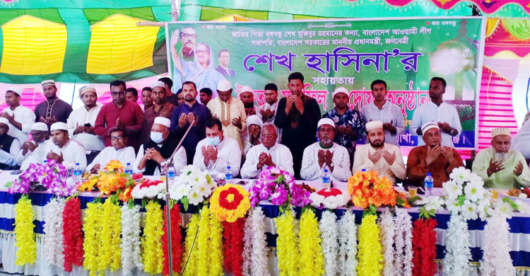 কোটালীপাড়ায় ১০ হাজার রোজাদারকে ইফতার করালেন প্রধানমন্ত্রী