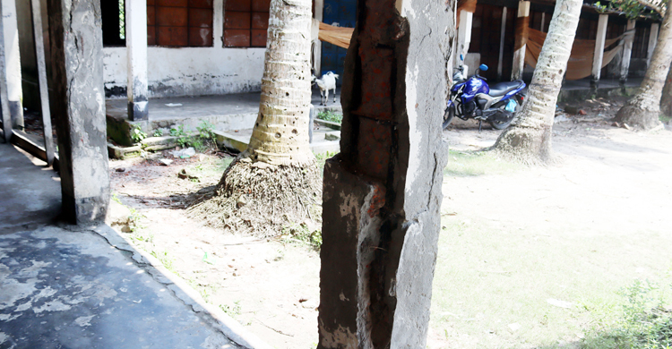 কোটালীপাড়ায় ৫৬টি সরকারি প্রাথমিক বিদ্যালয়ের ভবন ঝুঁকিপূর্ণ