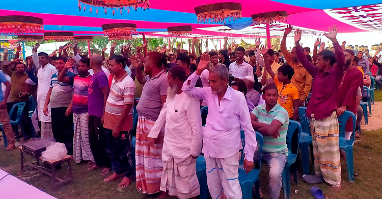 হামলা-সংঘাতে না জড়ানোর শর্তে গ্রামে ফিরলো আড়াইশ পরিবার