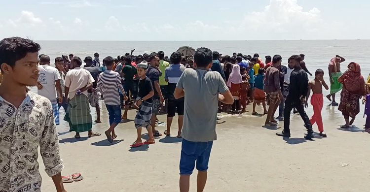 কুয়াকাটা সৈকতে ভেসে এলো অর্ধগলিত মরদেহ