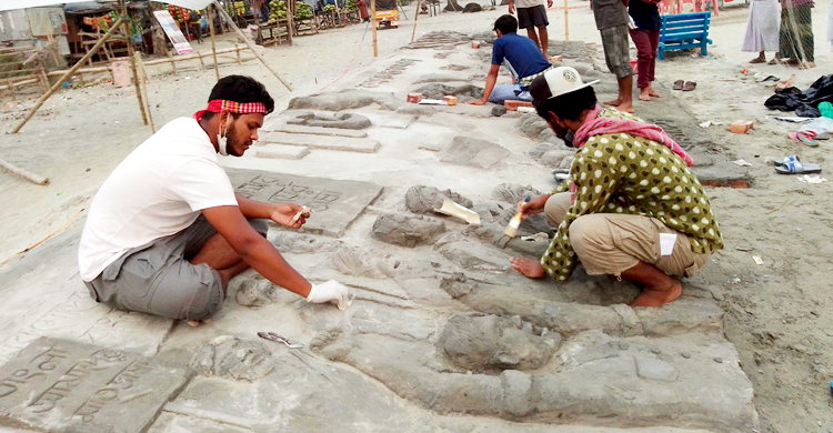 সৈকতে বালুর ভাস্কর্যে ভাষা আন্দোলন-মুক্তিযুদ্ধের ইতিহাস