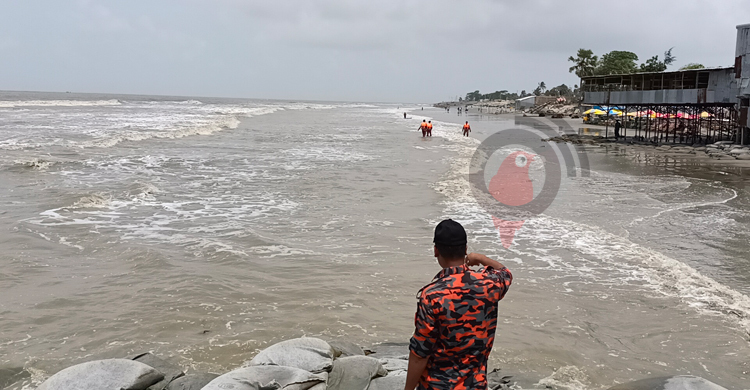 ২৪ ঘণ্টায়ও খোঁজ মেলেনি কুয়াকাটা সৈকতে নিখোঁজ পর্যটকের
