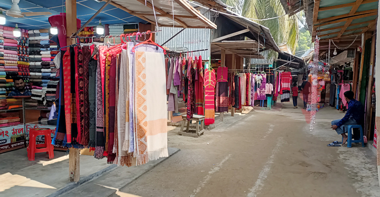 মিশ্রিপাড়ায় বাড়ছে পর্যটকদের ভিড়